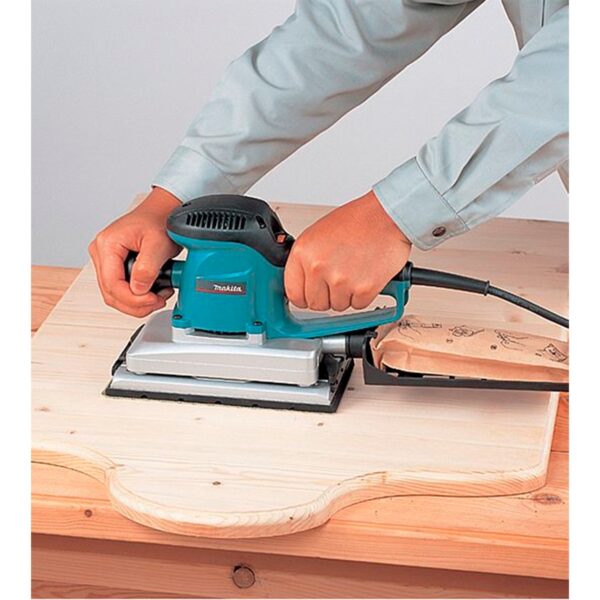 Makita BO4900 1/2 sheet finishing sander - Image 4