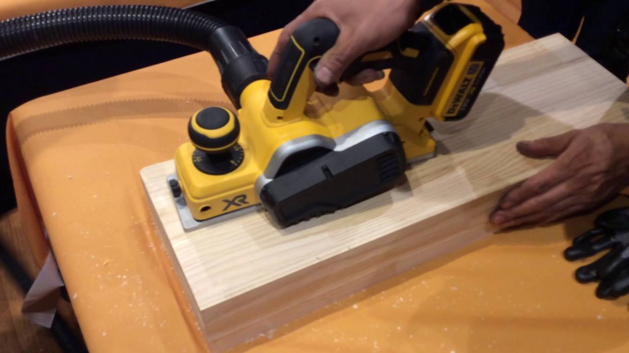 Dewalt DCP580N Planer Cordless Brushless 18V li-ion (Body Only) 82mm