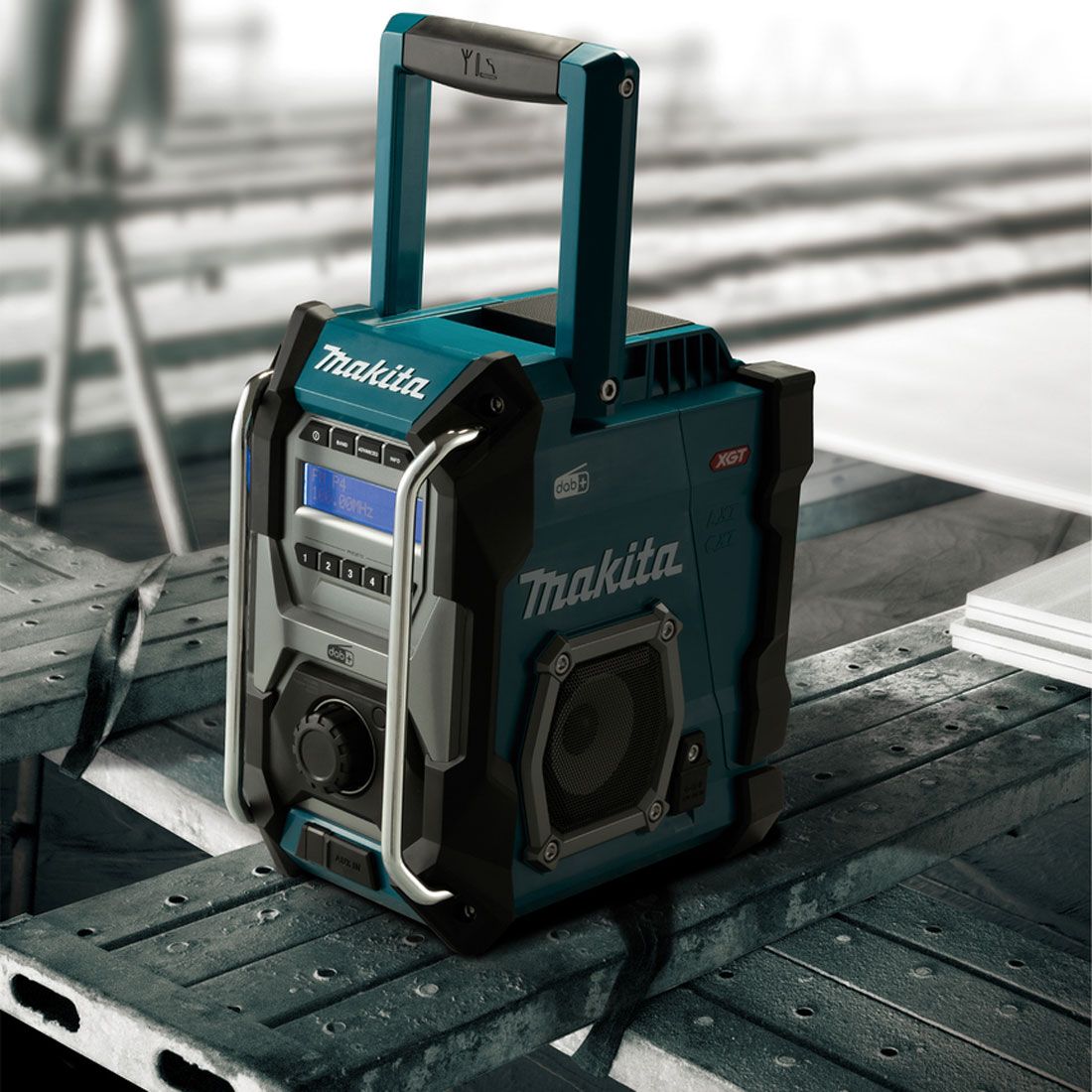Makita MR003GZ 12V/14.4V/18V/40V MAX XGT, LXT & CXT DAB+ Digital Job Site Radio Body Only - Image 3