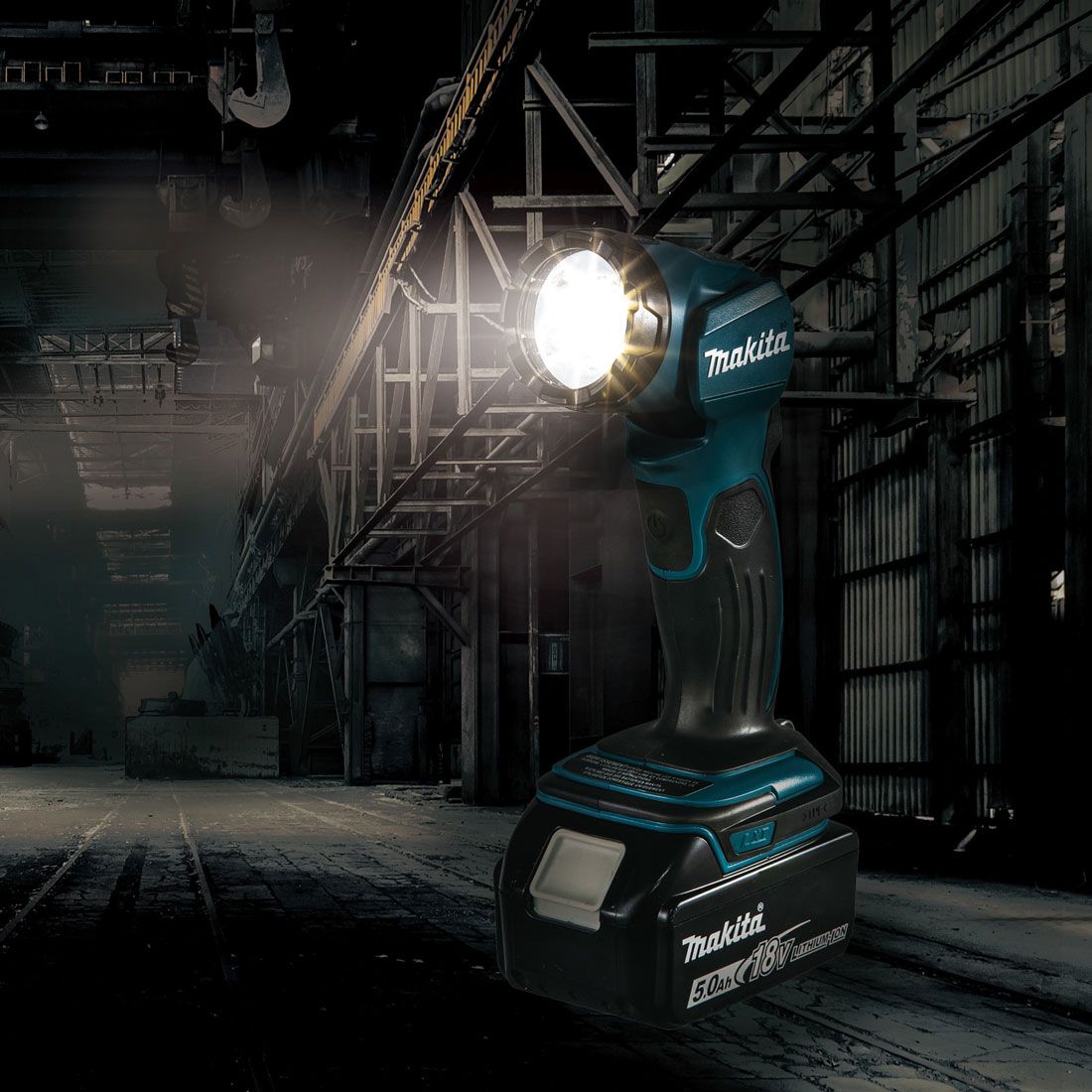 Makita DML815 14.4v / 18v LXT Cordless LED Torch Body Only - Image 10