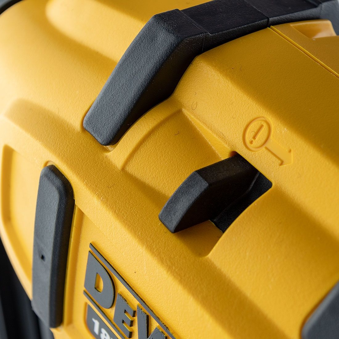 DeWalt DCN660N-XJ 18v XR Brushless 2nd Fix Finishing Nailer Body Only - Image 6