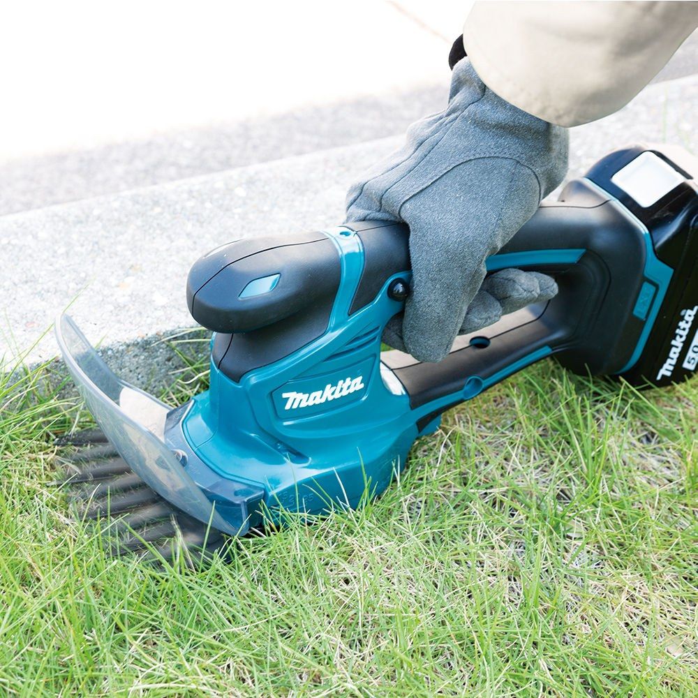 Makita DUM111ZX 18v LXT Cordless Grass Shears Body Only with Hedge Trimmer Blade - Image 7